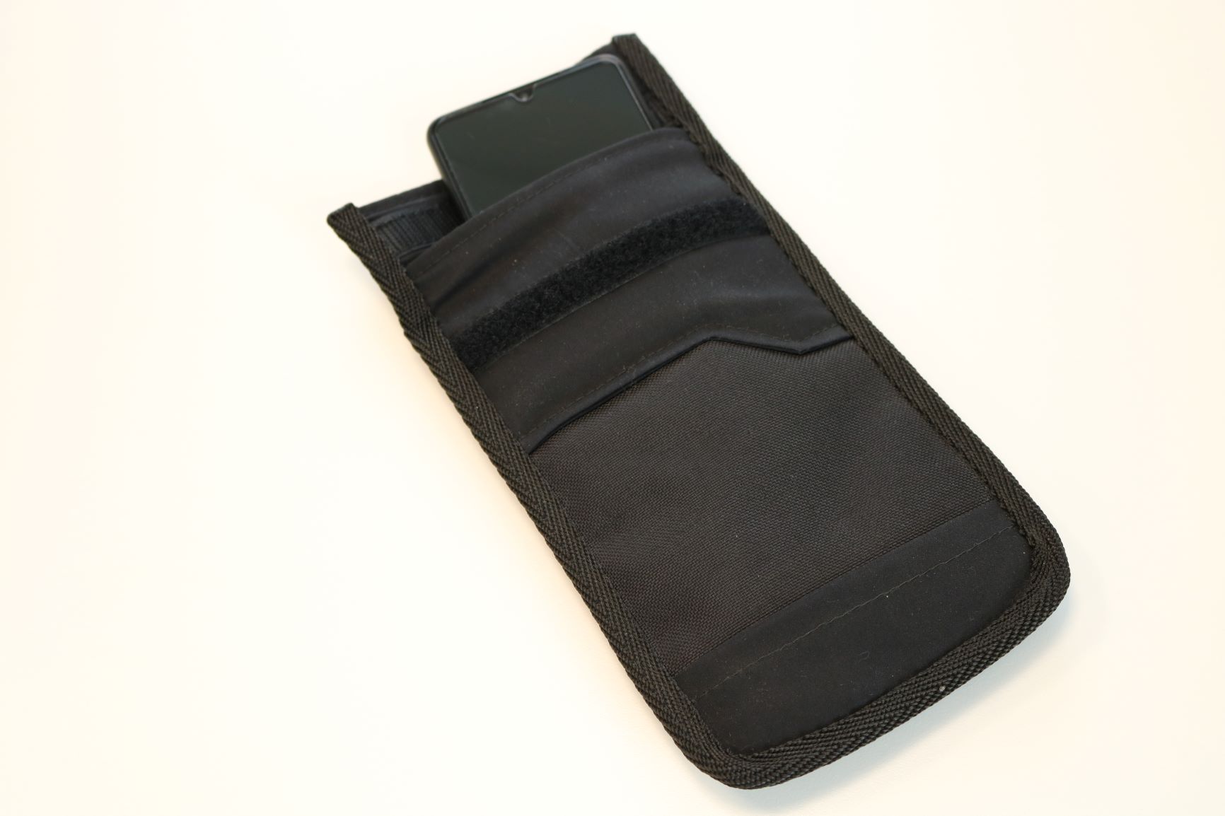 Smartphone Pouch 3_opened
